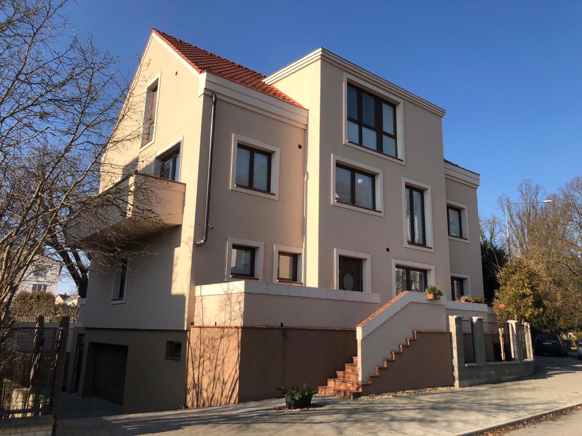 Apartman Na Dukelske S Garazi Tábor Exterior foto